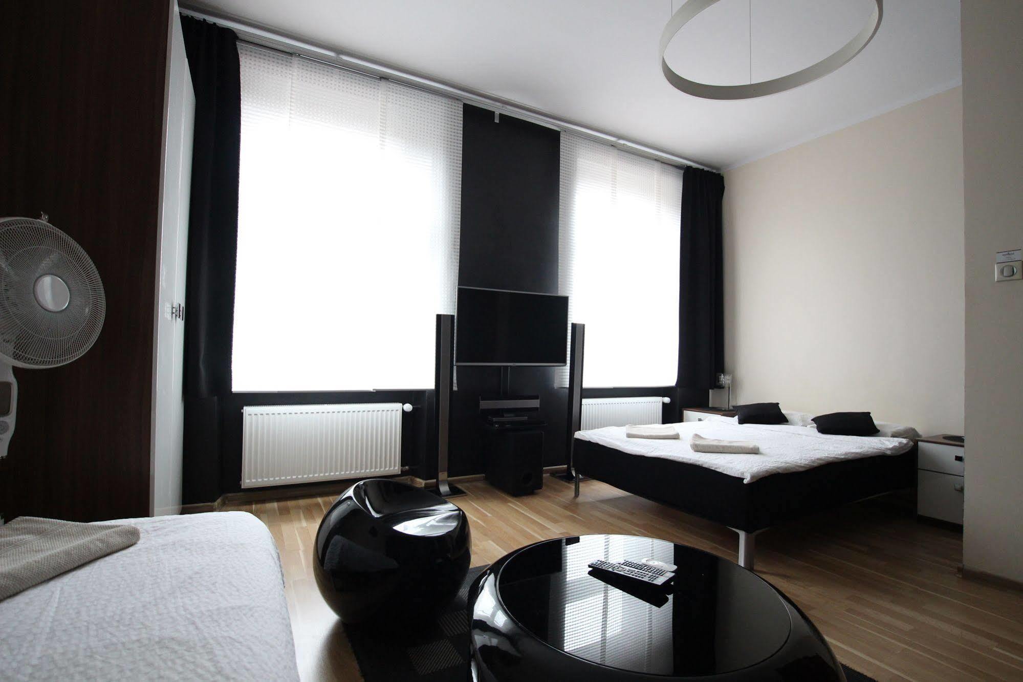 Rainbow Apartments 1 Краков Экстерьер фото